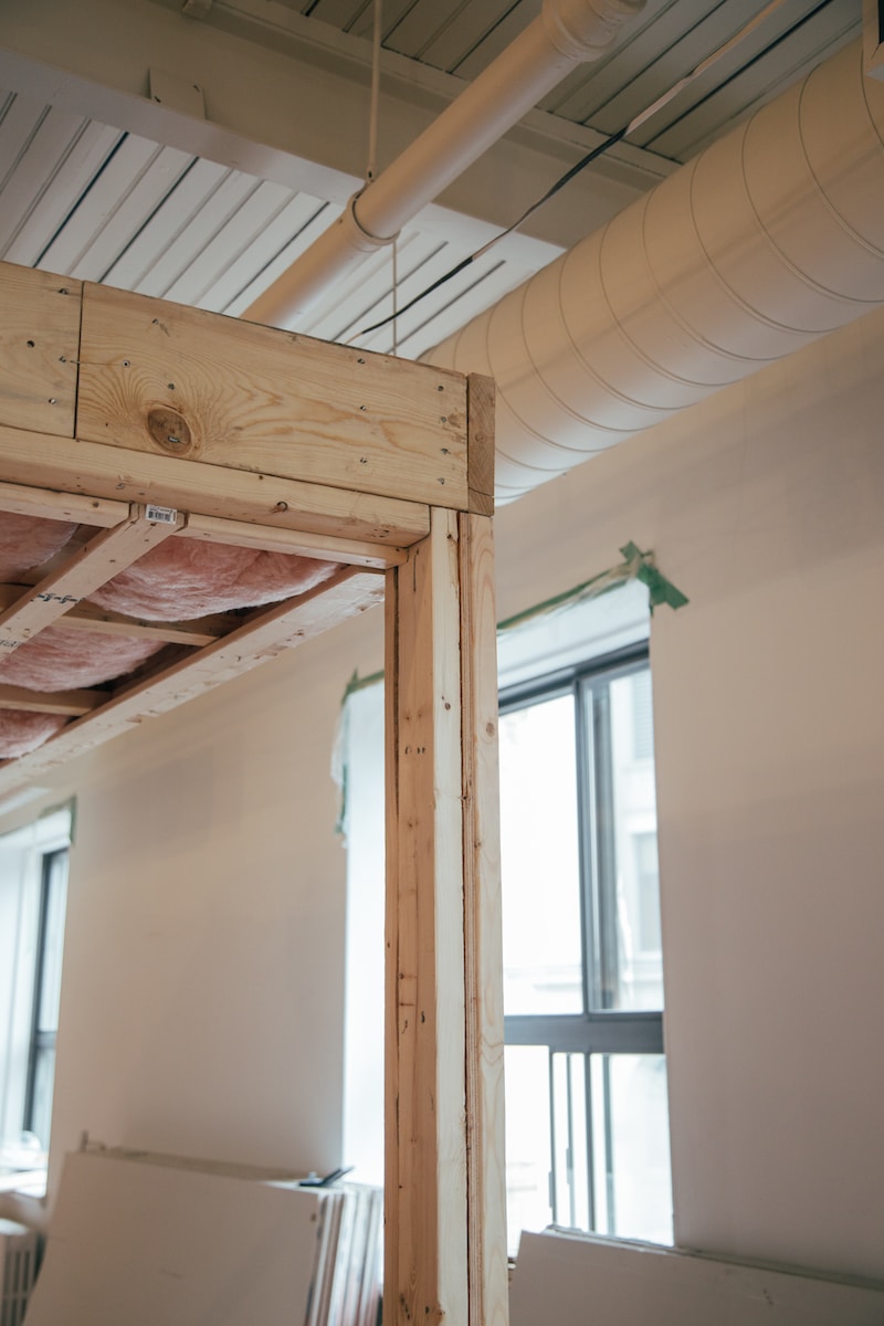 renovering af lejlighed, renovering af hus, tømrer med på vejen, ny byggeri eller renovering, skal jeg renovere, kan det betale sig at renovere, hvad koster det at renovere en lejlighed, byg en ny væg, hvad koster en tømrer